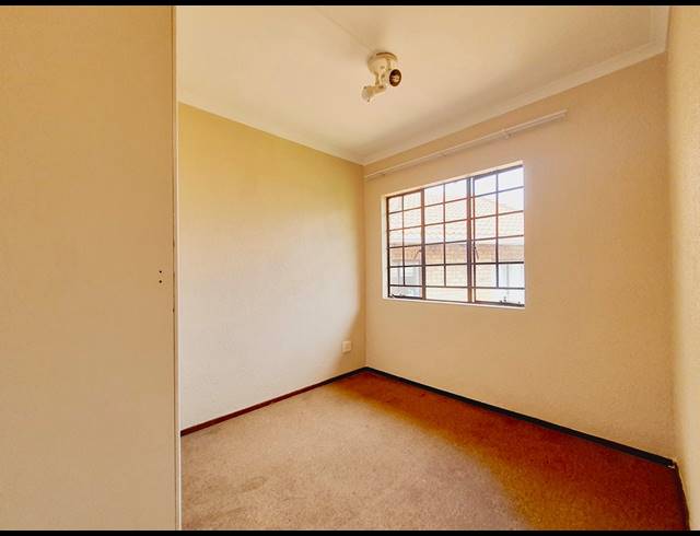2 BEDROOM APARTMENT RENTED IN HALFWAY GARDENS